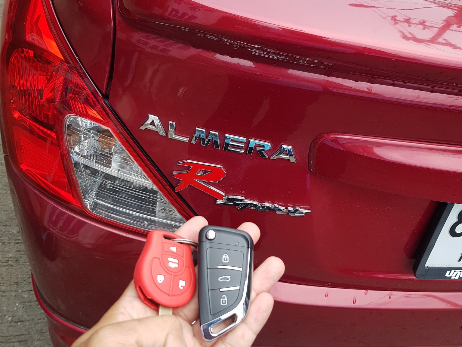 กุญแจ-vertical-almera